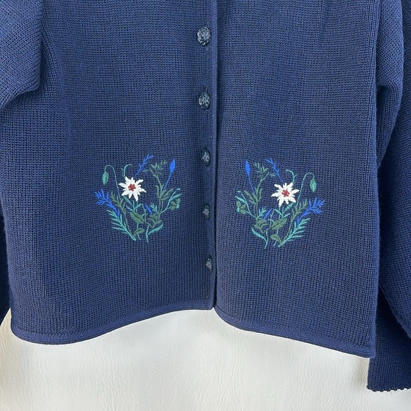 Vintage Vitabella Norway Embroidered Wool  Cropped Cardigan - Picture 3 of 9